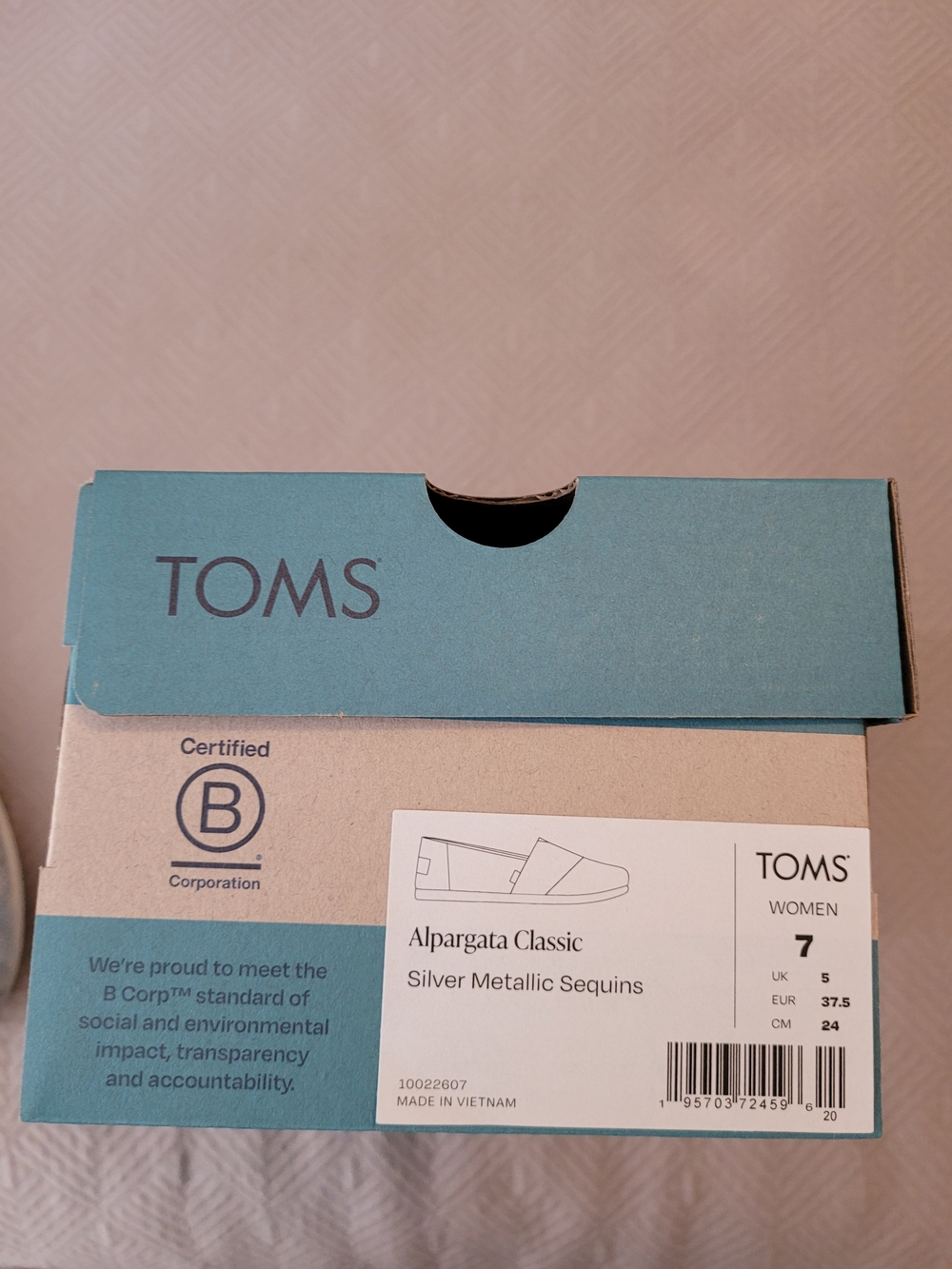 Toms Alpargata Silver Sequin Slip-On Flats - NWT - Picture 5 of 5